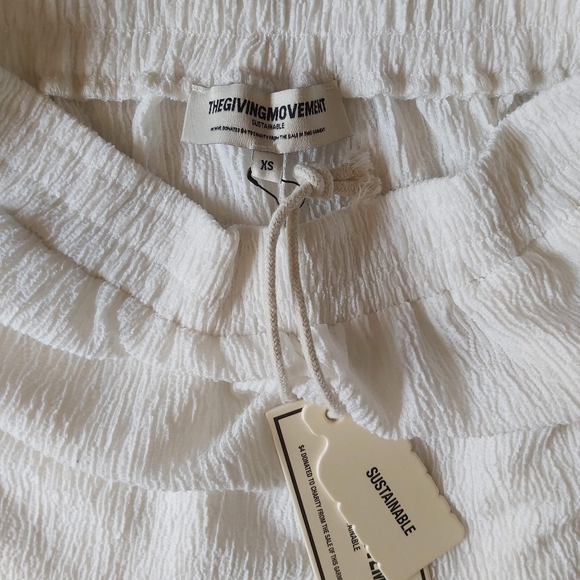 THEGIVINGMOVEMENT white coord set (2 pieces)- size small (top) & XS (pants) - Picture 6 of 14